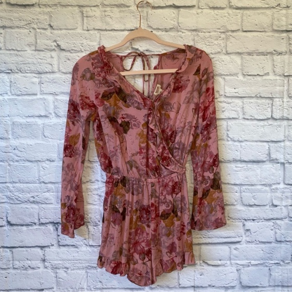 Floral Target Romper - Picture 2 of 7